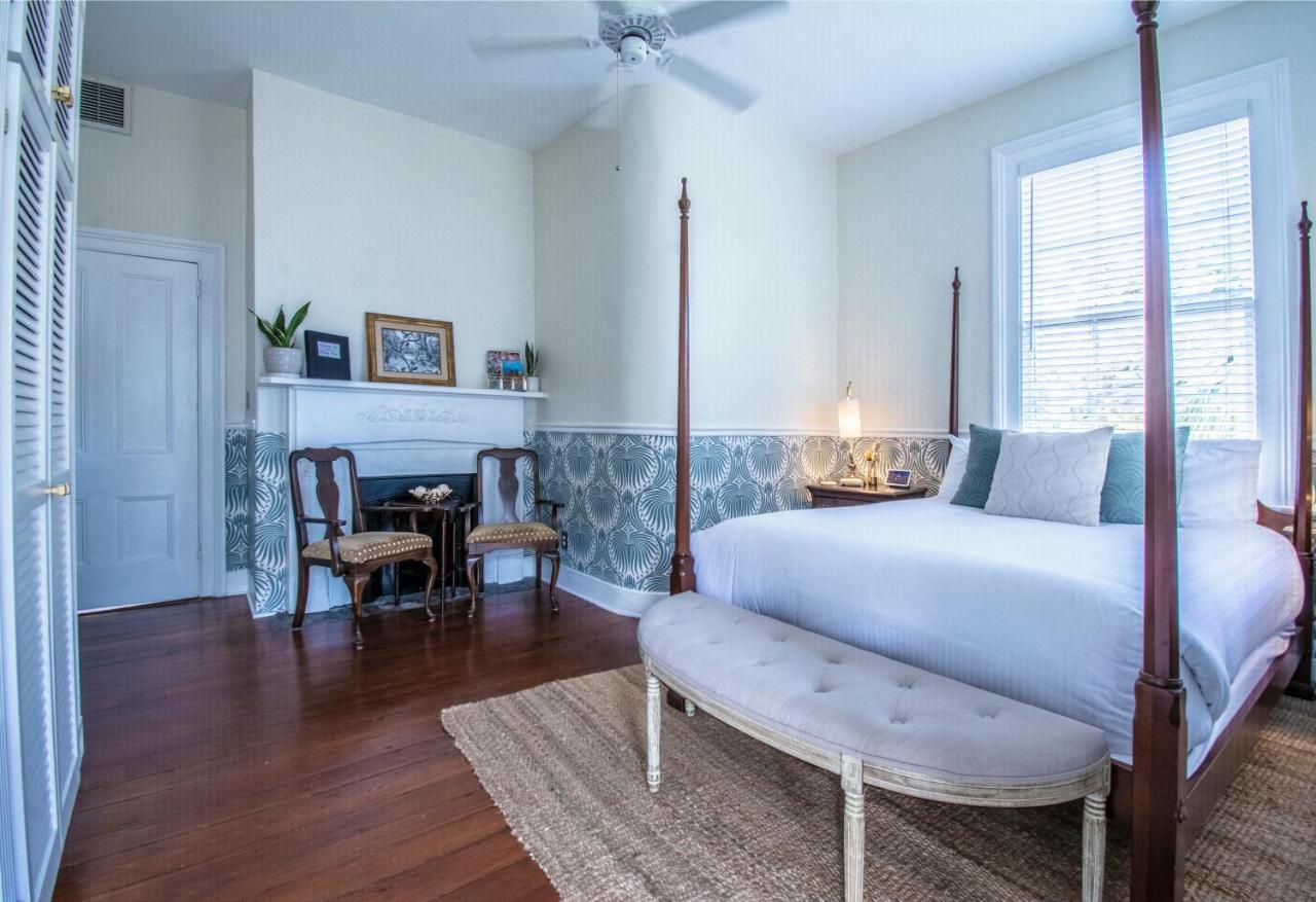 Daybed With Trundle In The Beautiful Ashley Inn 4 Blocks From King St Чарльстон Экстерьер фото