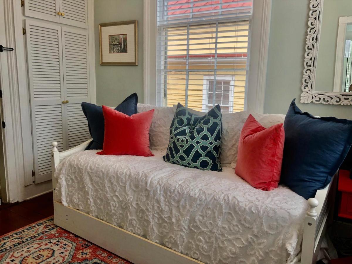 Daybed With Trundle In The Beautiful Ashley Inn 4 Blocks From King St Чарльстон Экстерьер фото